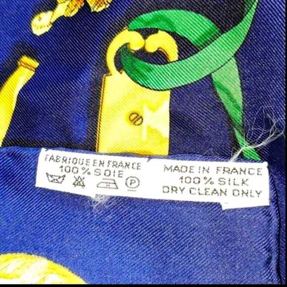 Hermes Carre Mini Silk Scarf Multicolor NEW IN BOX Authentic GIFTABLE - Picture 2 of 11